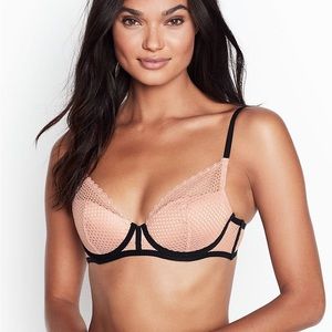 NWT Victoria’s Secret Fishnet Lace Bra